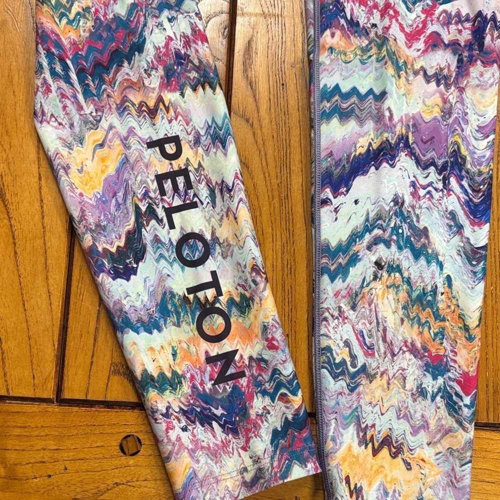 Peloton Multicolor Patterned Activewear Set - Picture 2 of 10